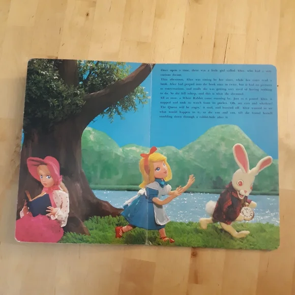 Vintage Collectible Alice In Wonderland - Picture 13 of 16